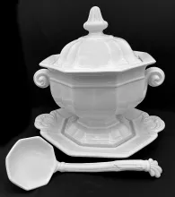 Boote 1851_T. & R. Boote (& Co.)_Sauce or Soup Tureen Base, Lid, Underplate, and Ladle_Item_003