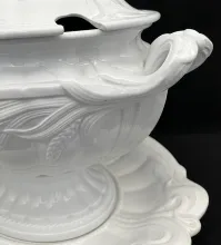 Ceres Shape_Elsmore & Forster_Sauce or Soup Tureen Base, Lid, and Underplate_Handle_005