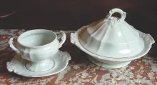 Early Swirl_Francis Morley (& Co.)_Vegetable Tureen Base and Lid_Item_001