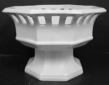 Europa (Gothic)_Mellor, Venables, & Co._Compote on Tall Pedestal_Item_001