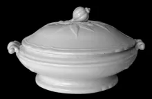 Flora (Bordered Gooseberry)_Wedgwood & Co._Vegetable Tureen Base and Lid_Item_001