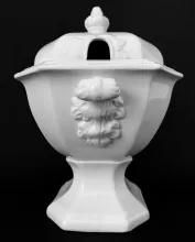 Gothic | Holland & Green (Late Harvey) | Sauce or Soup Tureen Base and Lid | Handle | 006