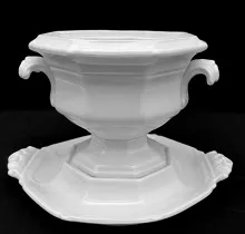 Gothic_Samuel Alcock & Co._Sauce or Soup Tureen Base and Underplate_Item_001