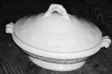 Grape Wreath_Bridgwood & Clarke_Vegetable Tureen Base and Lid_Item_001