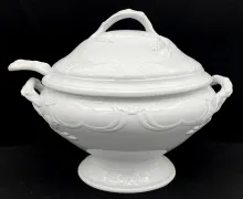 Hanging Arch_James Edwards_Sauce or Soup Tureen Base, Lid, and Ladle_Item_001