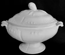 Lily Shape (Bordered Hyacinth)_W. Baker & Co._Sauce or Soup Tureen Base and Lid_Item_001