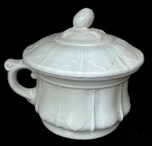 Mississippi Shape_Edward Pearson_Chamber Pot Base and Lid_Item_001