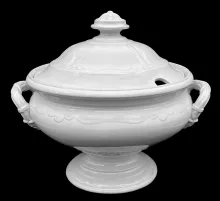 Niagara Shape (Scalloped Decagon)_Davenport (& Co.)_Sauce or Soup Tureen Base and Lid_Item_001