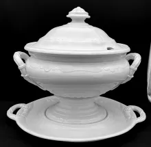 Niagara Shape (Scalloped Decagon)_Davenport (& Co.)_Sauce or Soup Tureen Base, Lid, and Underplate_Item_001