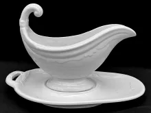 Niagara Shape (Scalloped Decagon)_J. Wedgwood_Gravy Boat and Underplate_Item_001