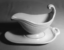 Niagara Shape (Scalloped Decagon)_Unspecified_Gravy Boat and Underplate_Item_001