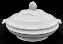 Nut with Bud_John Meir & Son_Vegetable Tureen Base and Lid_Item_001