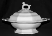 Pompei_Mellor, Venables, & Co._Vegetable Tureen Base and Lid_Item_001