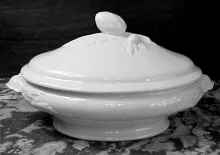 Sevres Shape_Unspecified_Vegetable Tureen Base and Lid_Item_001