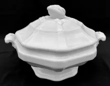 Walled Octagon_Jacob Furnival_Vegetable Tureen Base and Lid_Item_007